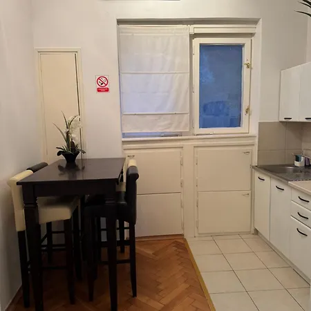 Apartment Thalia *