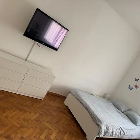Thalia Apartment *